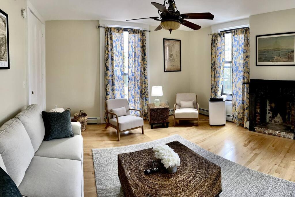 Historic Corner Apartment With Patio & Off Street Parking Portland Exterior foto