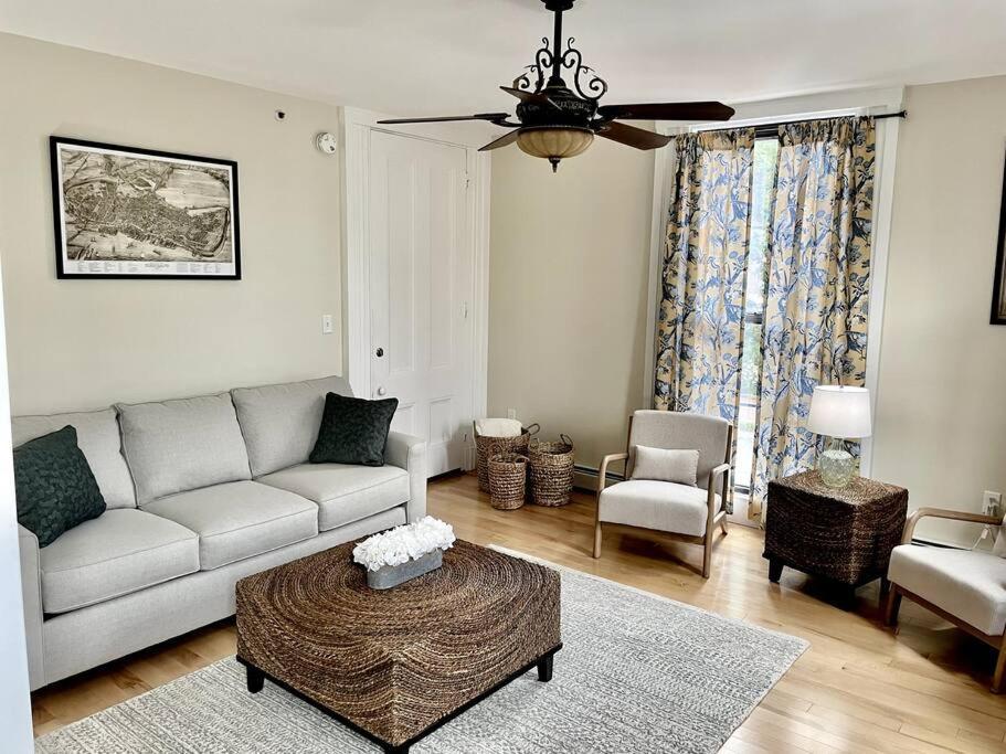 Historic Corner Apartment With Patio & Off Street Parking Portland Exterior foto